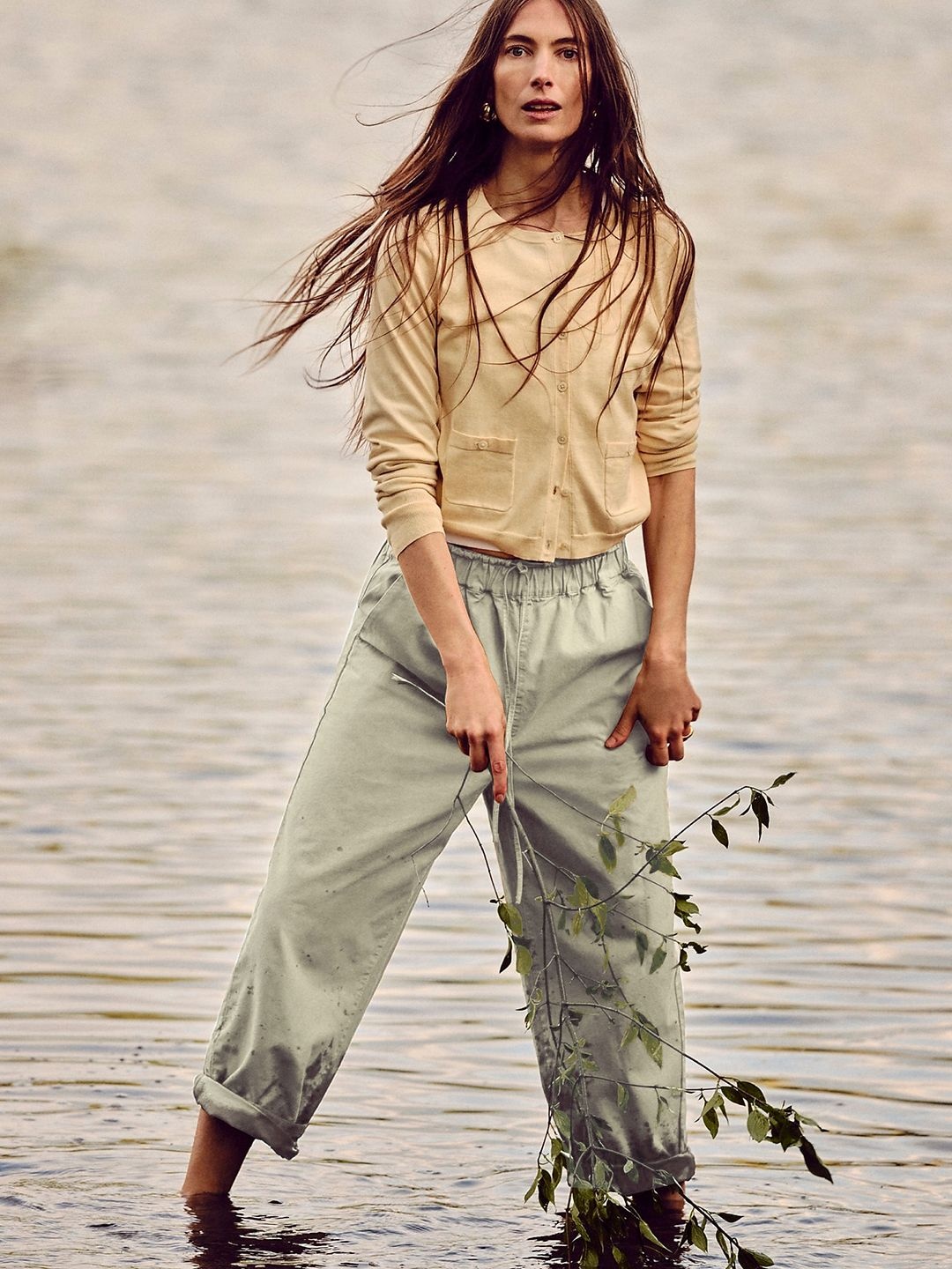 

DressBerry Women Relaxed Straight Fit High-Rise Easy Wash Trousers, Khaki