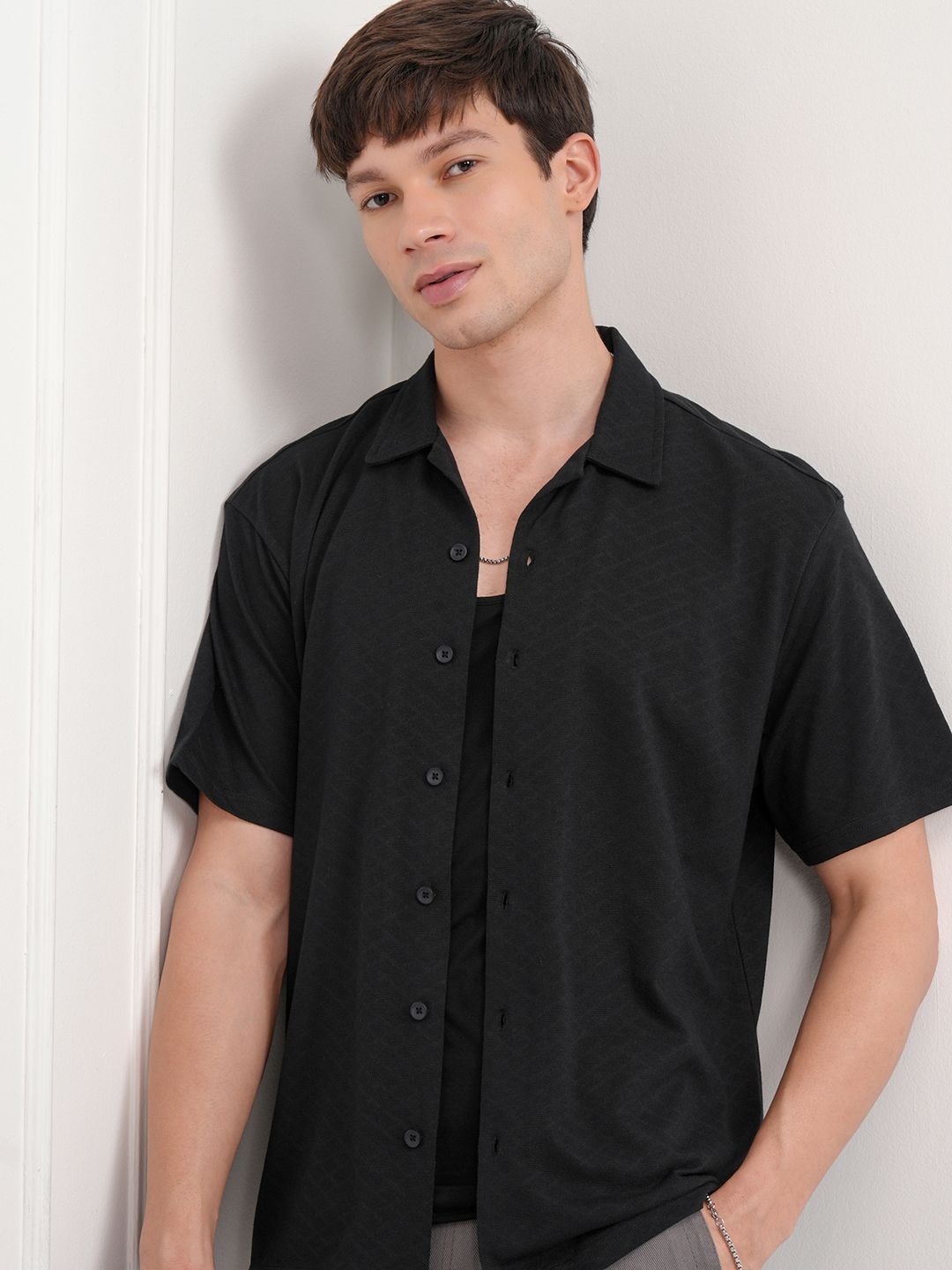 

HIGHLANDER Men Textured Relaxed Fit Shirt, Black