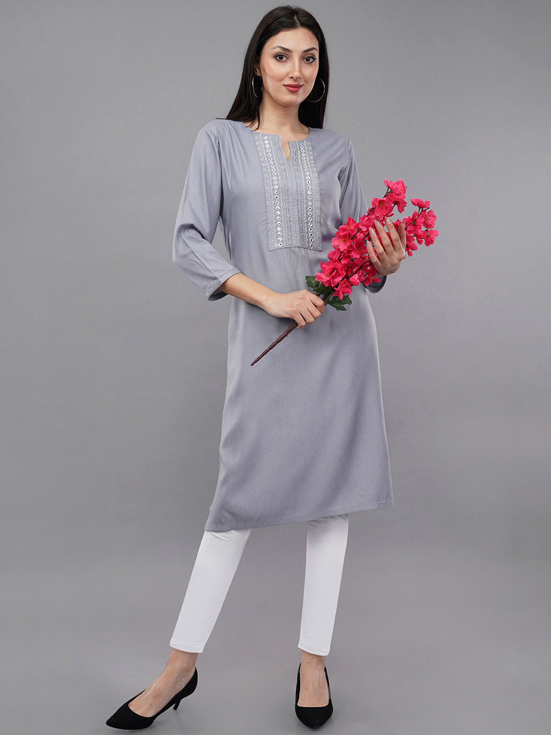 

Avaasa Buy Shruthi Women Yoke Design Mirror Work Liva Kurta, Grey