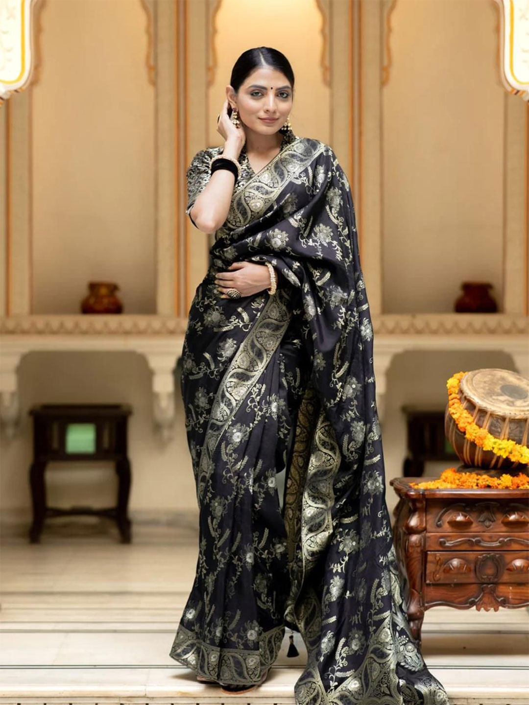 

STYLEELITE Woven Design Zari Pure Silk Kanjeevaram Saree, Charcoal