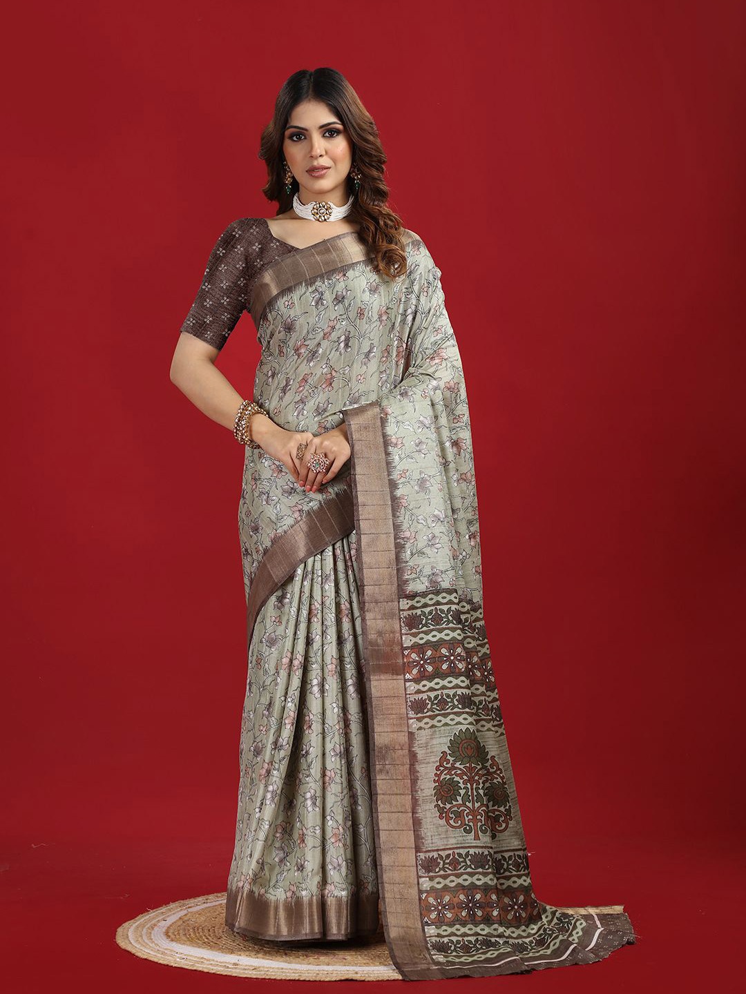 

A.V.M. SILK MILLS Floral Designer Saree, Beige