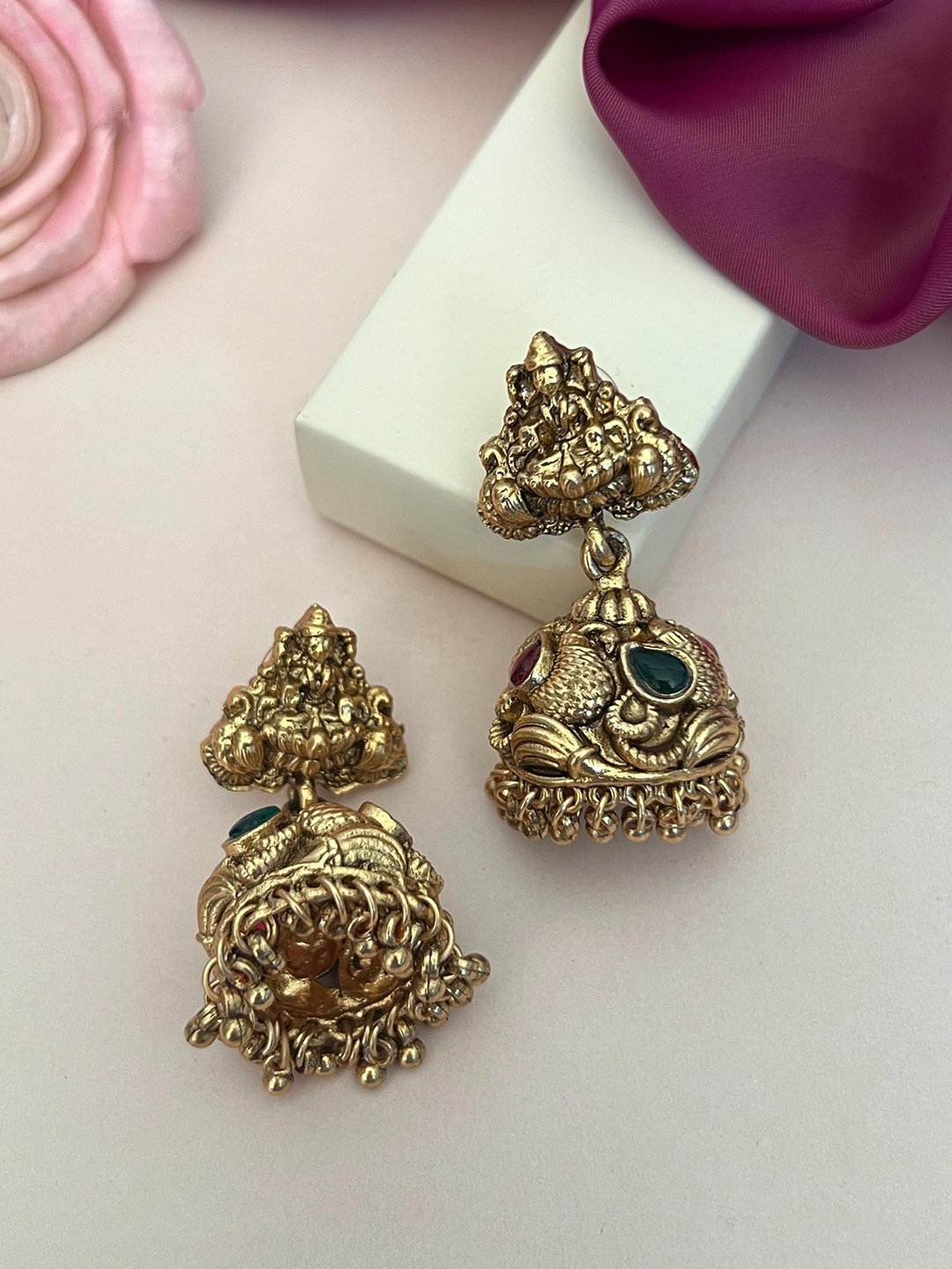 

ABDESIGNS Enchanting Gold-Plated Kempstone Dome Shaped Jhumkas Earrings