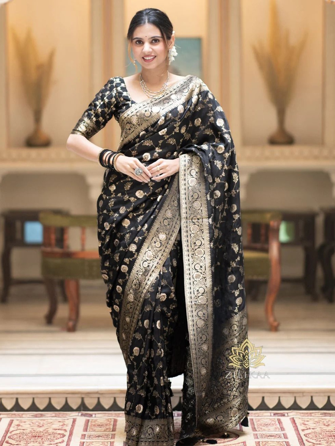

zinzraa Ethnic Motifs Zari Pure Silk Kanjeevaram Saree, Black