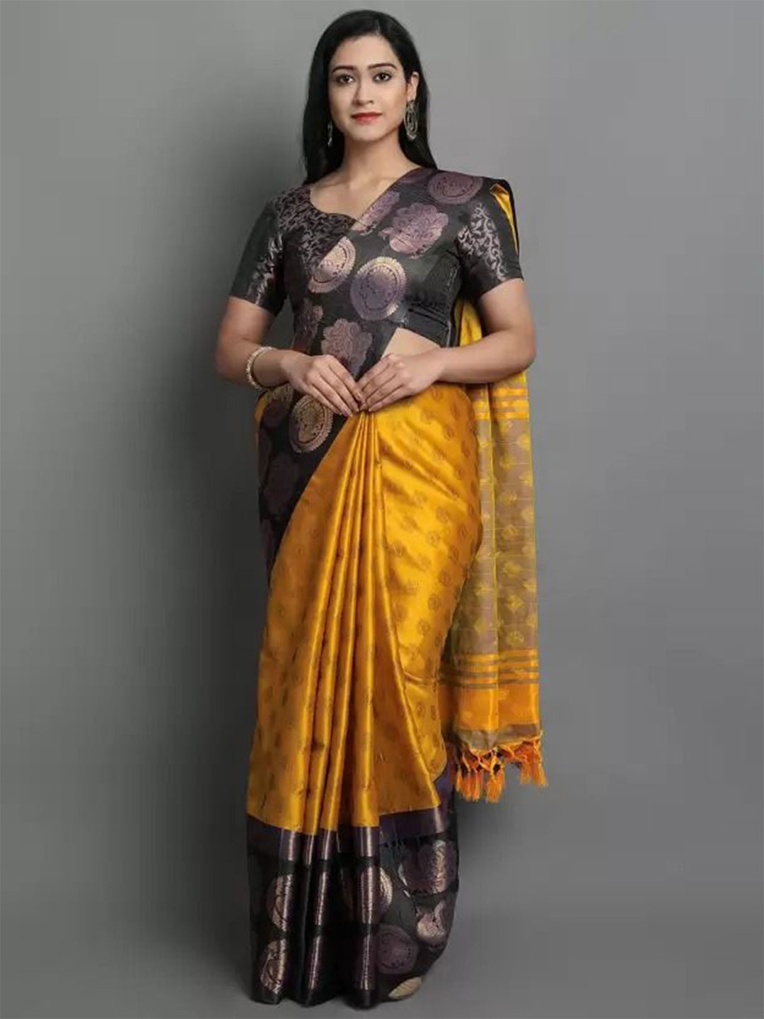 

SAADHVI Woven Design Zari Pure Silk Saree, Black