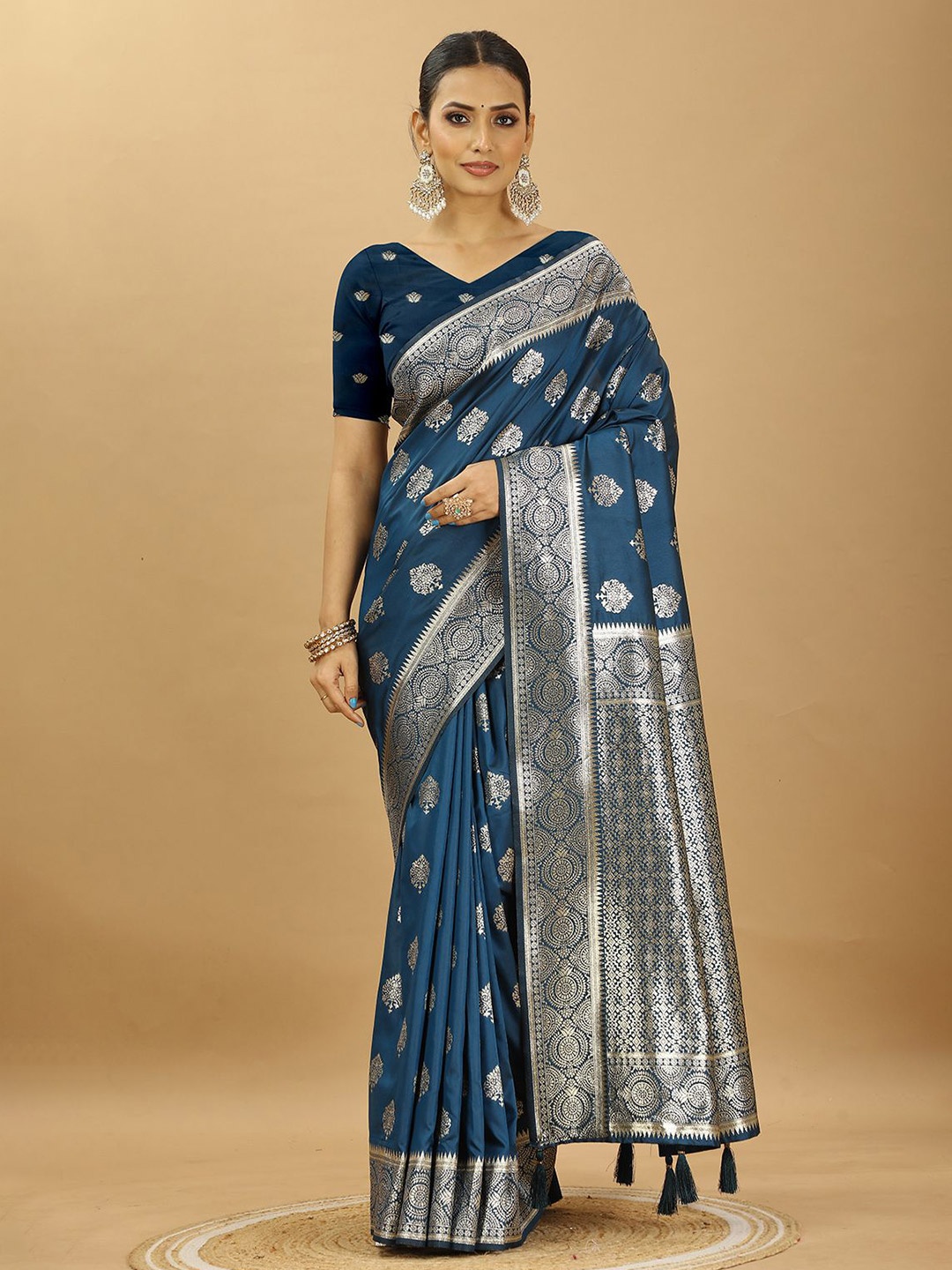 

SWAMI STUDIO Woven Design Zari Pure Silk Kanjeevaram Saree, Turquoise blue