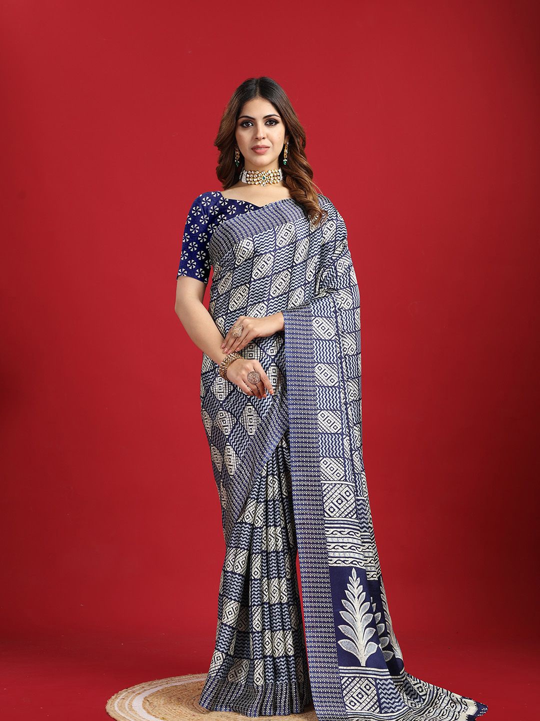 

A.V.M. SILK MILLS Ethnic Motifs Pure Crepe Saree, Navy blue