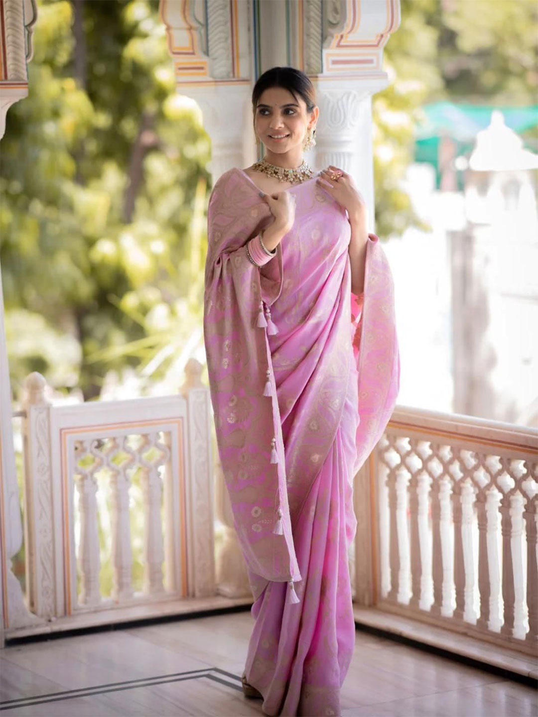 

STYLEELITE Woven Design Zari Pure Silk Kanjeevaram Saree, Rose gold