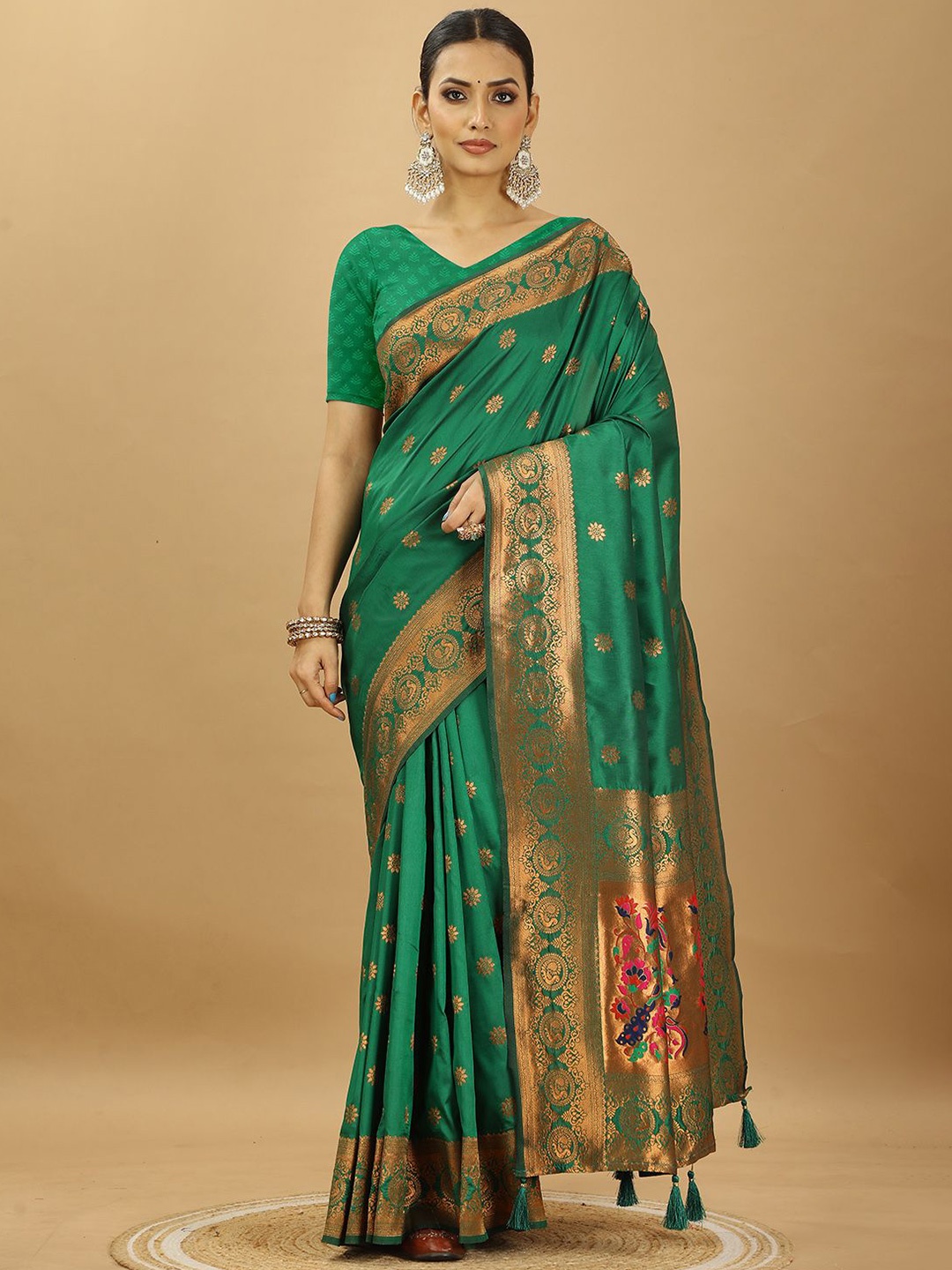 

SWAMI STUDIO Woven Design Zari Pure Silk Paithani Saree, Green