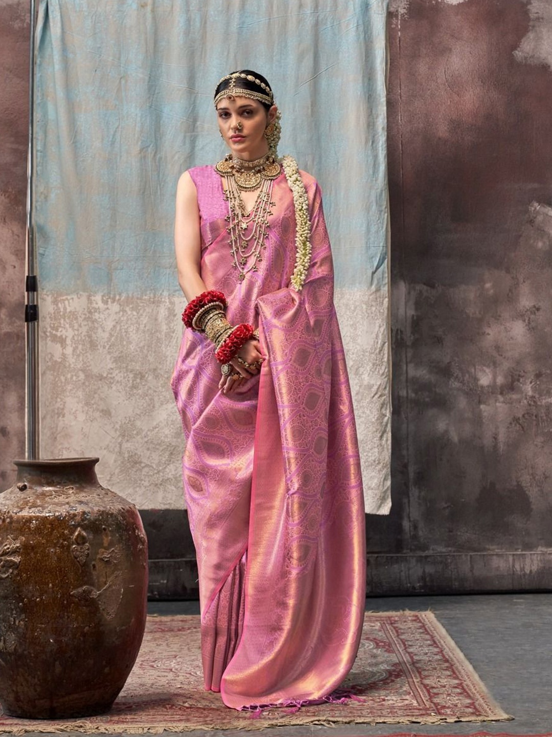 

Anouk Ethnic Motifs Woven Design Zari Banarasi Saree, Pink