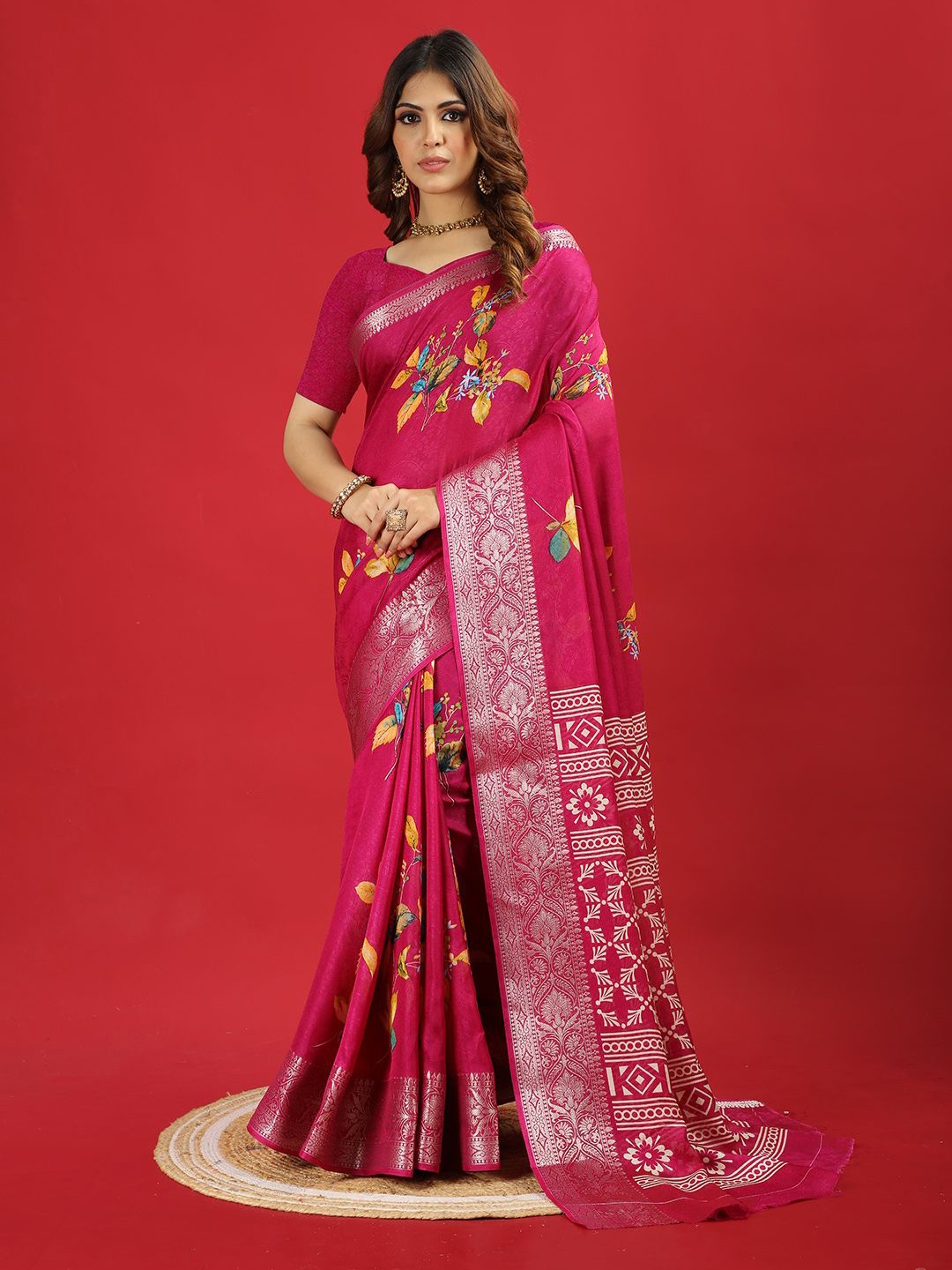 

A.V.M. SILK MILLS Floral Printed Saree, Red