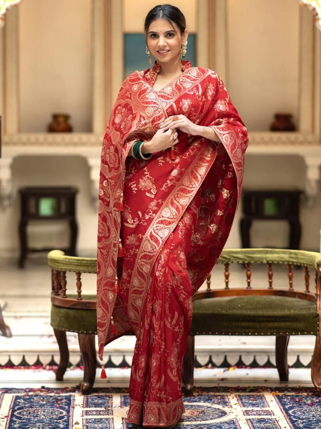 

zinzraa Ethnic Motifs Zari Pure Silk Kanjeevaram Saree, Red