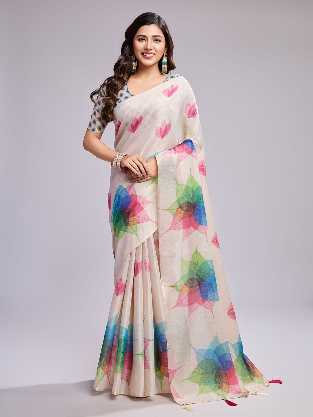 

Melok Floral Linen Blend Saree, Beige