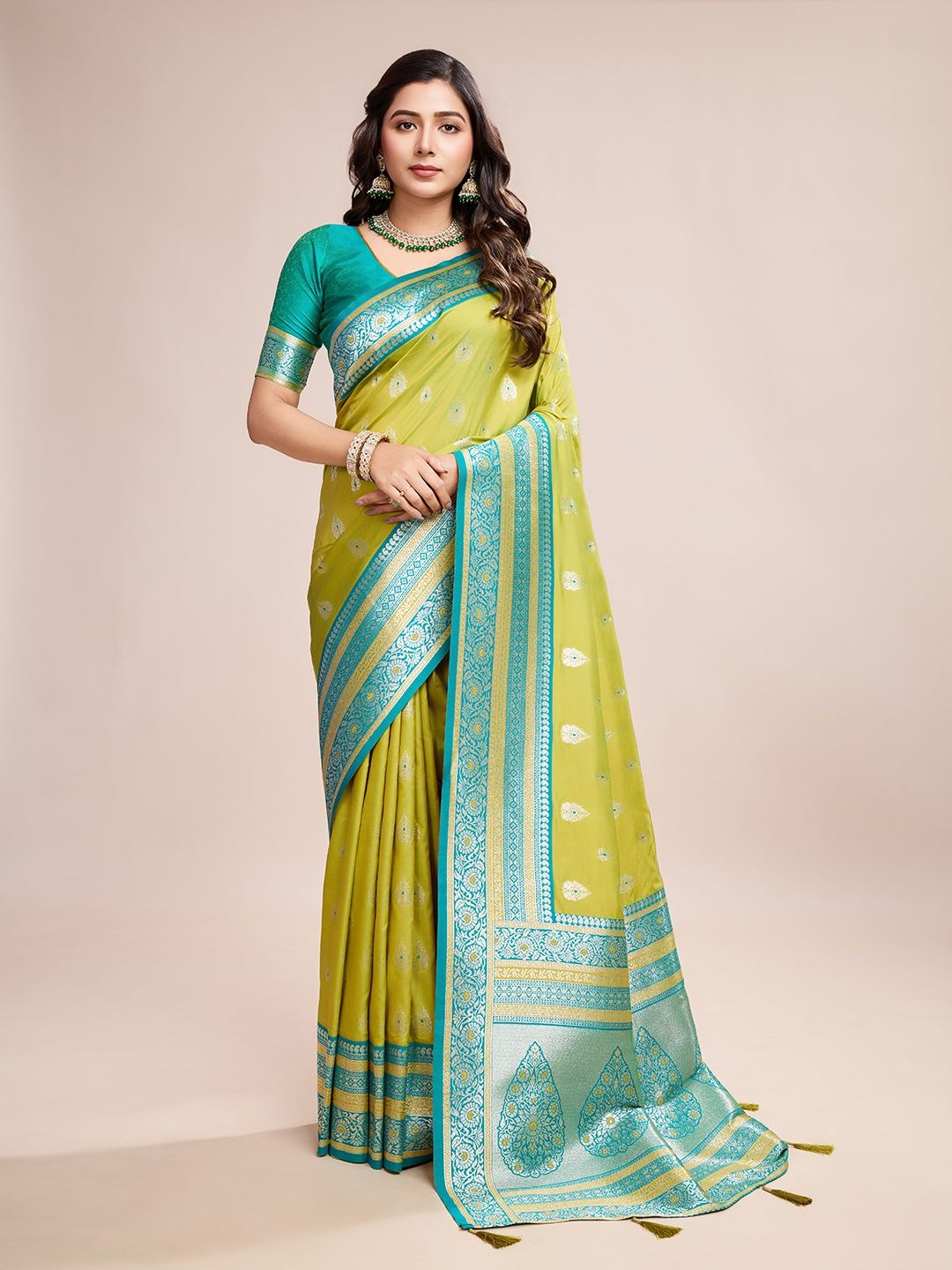 

Melok Woven Design Zari Banarasi Saree, Lime green