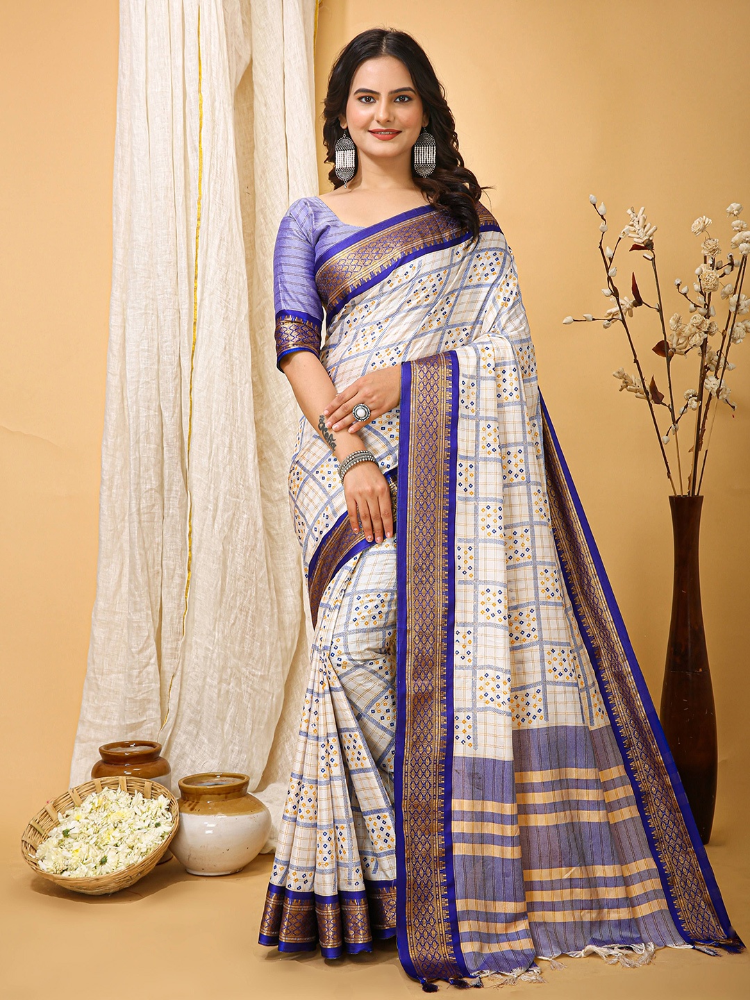 

bansari textiles Checked Zari Saree, Purple