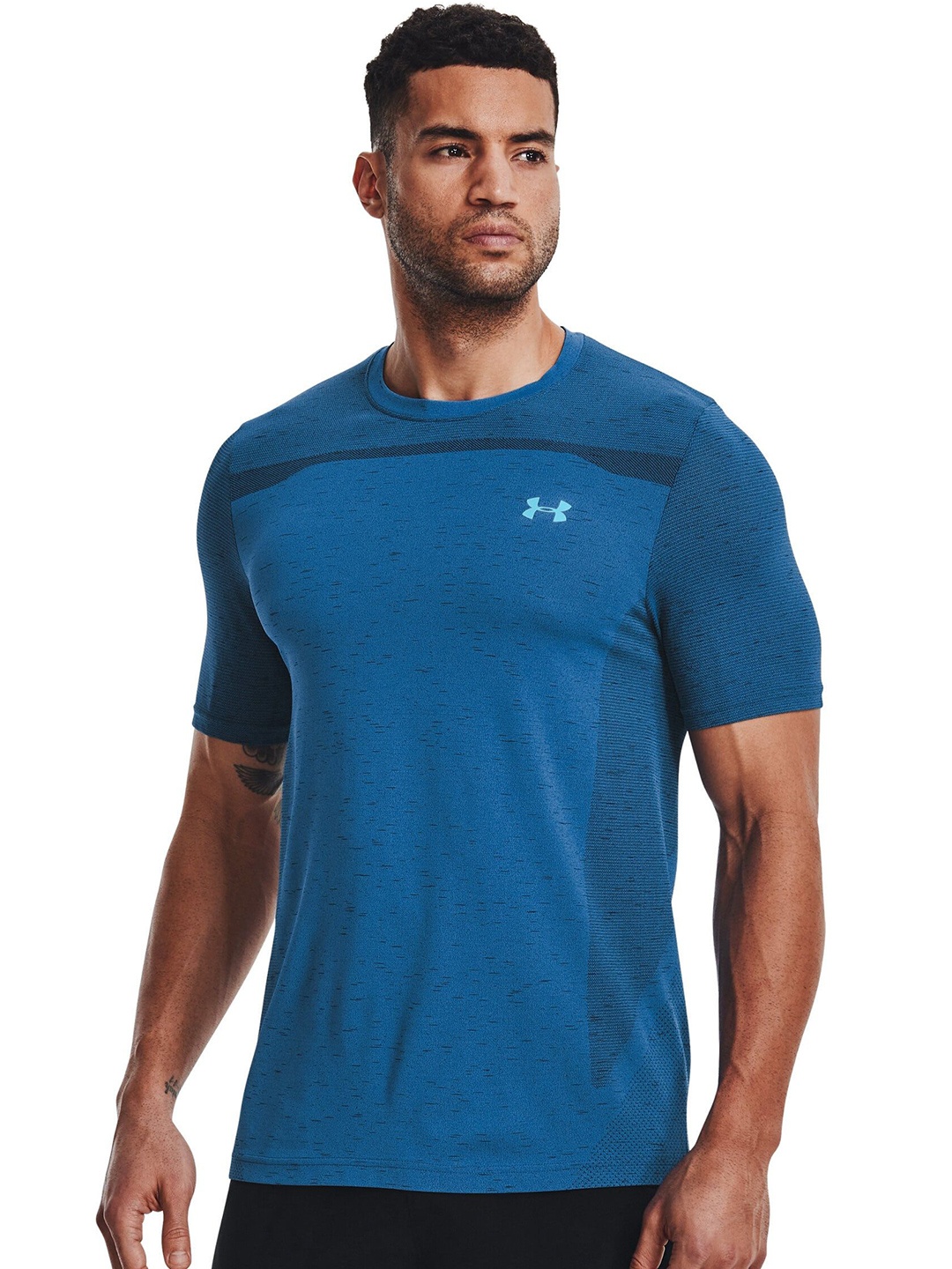 

UNDER ARMOUR Men Seamless Short Sleeve Tshirt, Blue