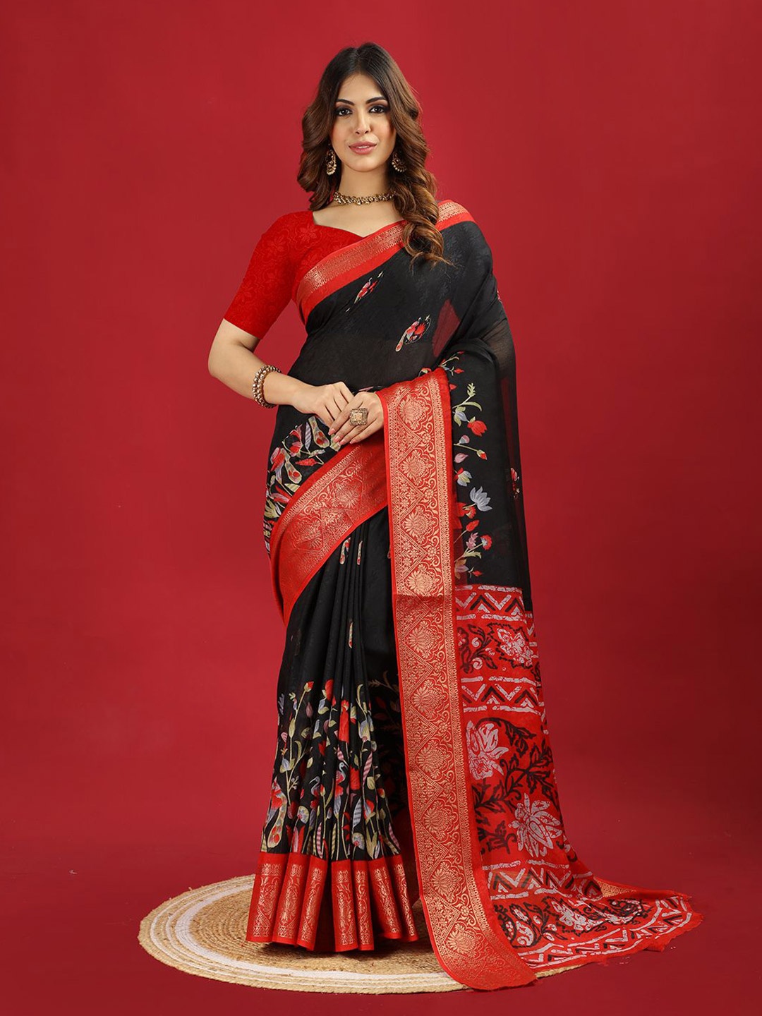 

A.V.M. SILK MILLS Floral Saree, Green