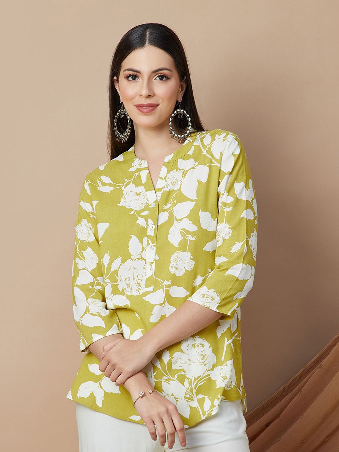 

Melange by Lifestyle Women Floral Printed Mandarin Collar Kurti, Green