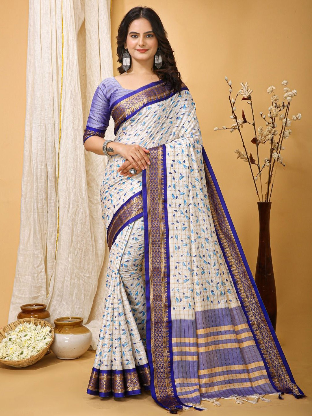 

bansari textiles Checked Zari Saree, Purple