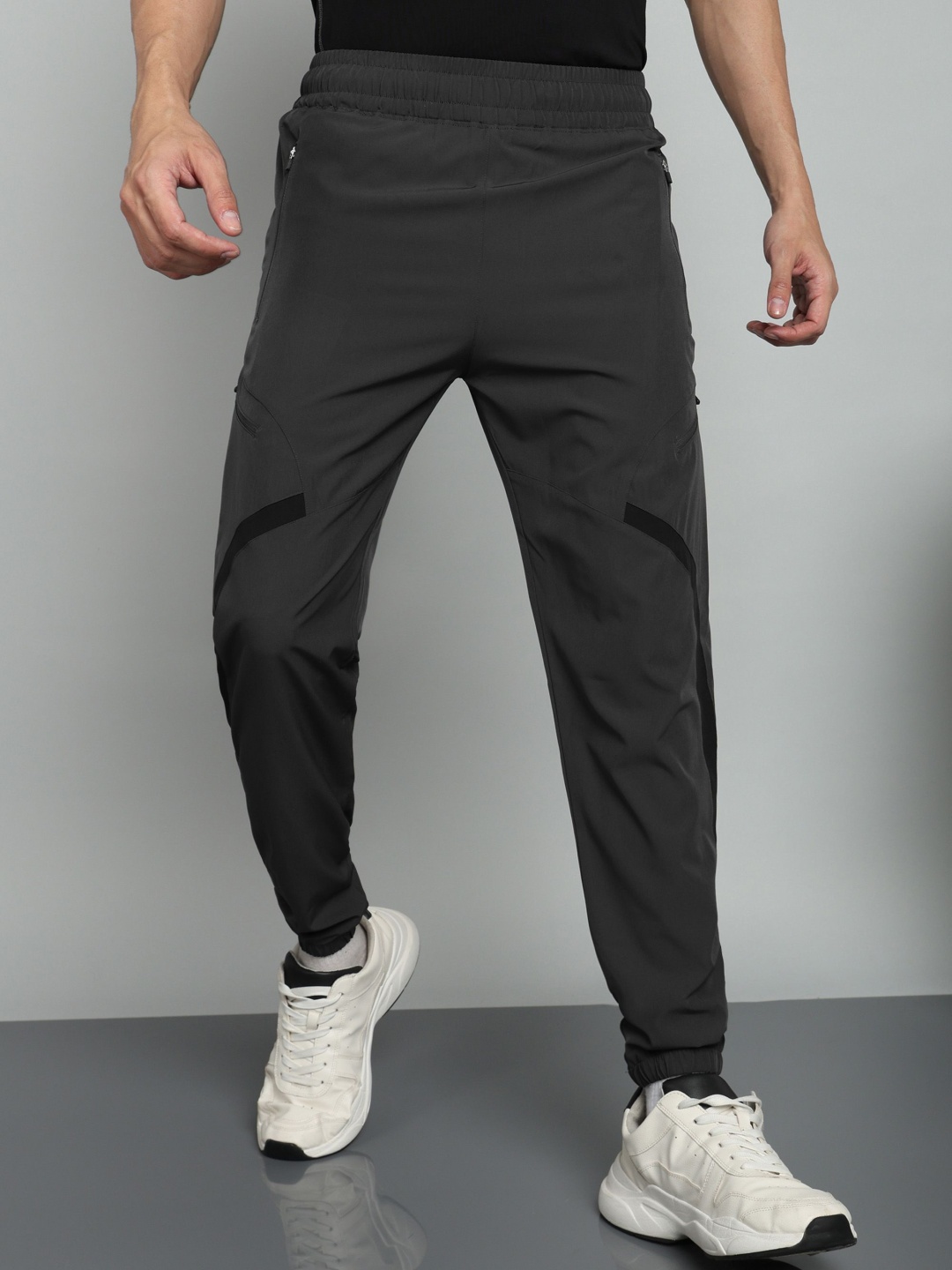 

Moda Rapido Men Mid Rise Joggers, Charcoal