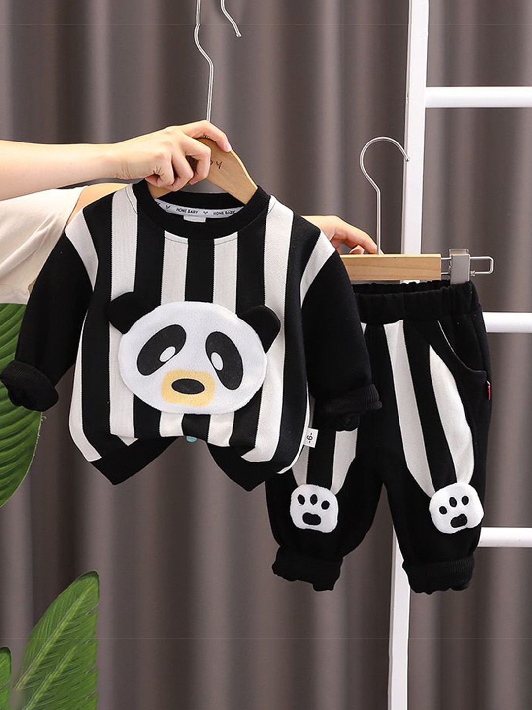 

INCLUD Boys Striped Long Sleeves Sweatshirt With Joggers, Black