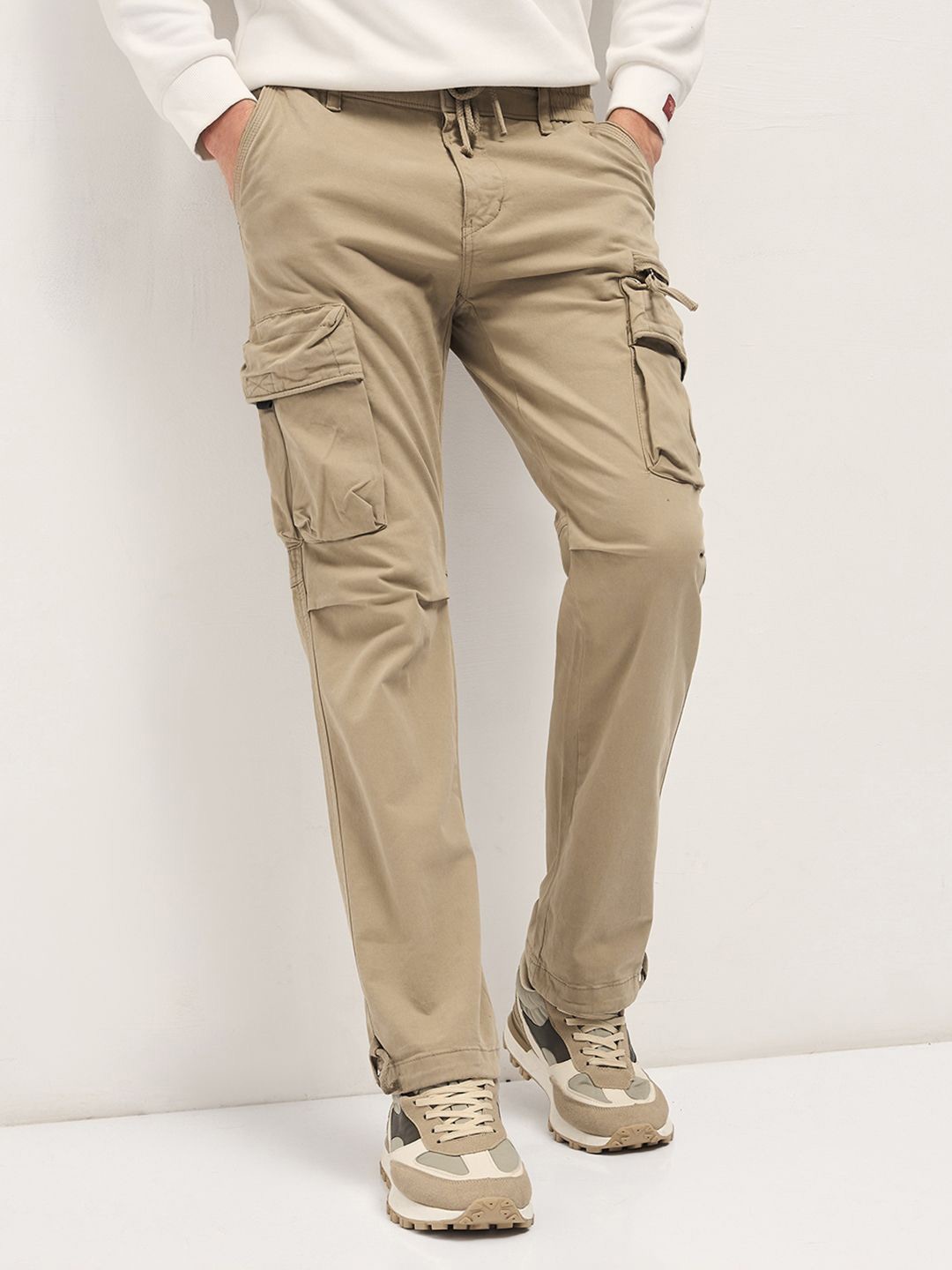 

THE BEAR HOUSE Men Cotton Solid Regular Fit Cargo, Beige