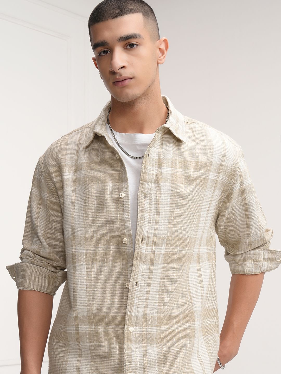 

HIGHLANDER Men Checked Relaxed Shirt, Beige