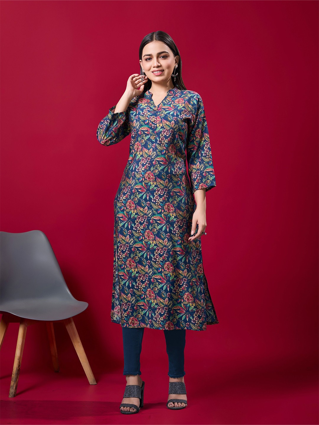 

BANJANAN Floral Printed V-Neck Modal Kurti, Navy blue