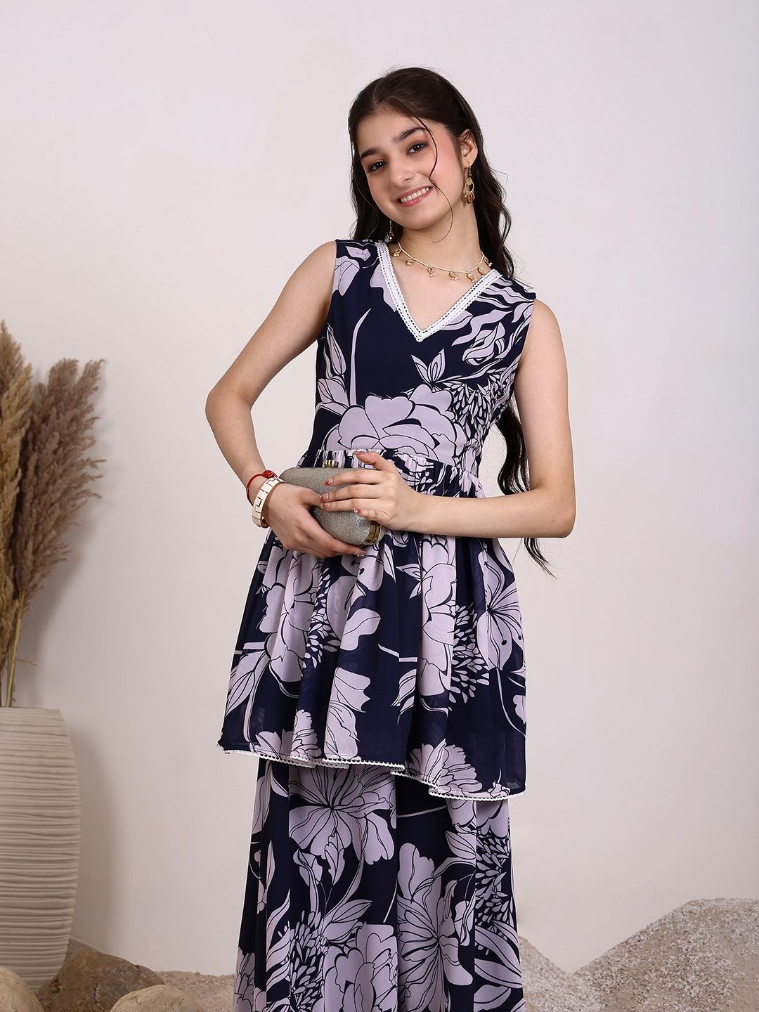 

Inddus Girls Floral Printed Georgette Pleated V-Neck A-Line Kurta With Palazzos, Navy blue