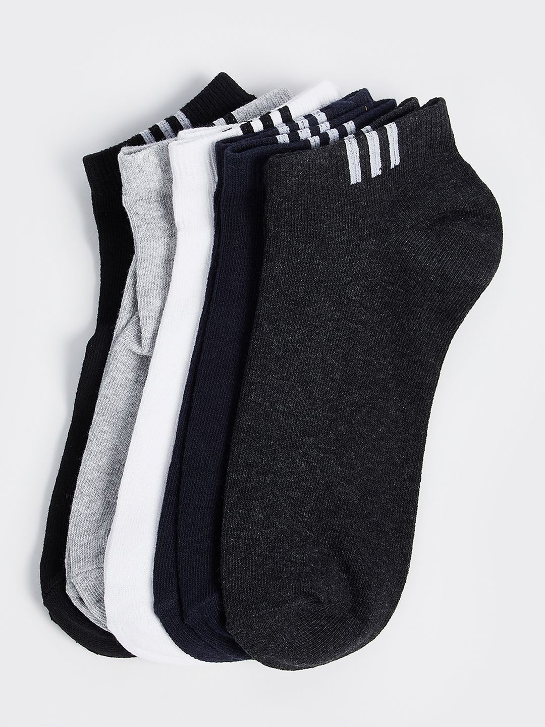 

max Men Pack of 5 Striped Ankle Length Socks, White