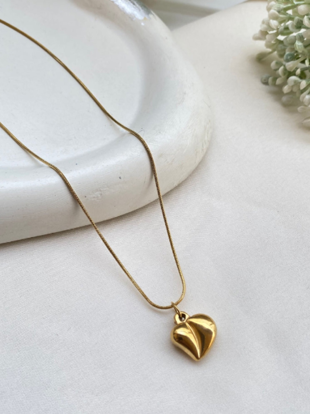 

SUBHAGALANKAR Gold-Plated Heart-Shaped Pendant With Chain
