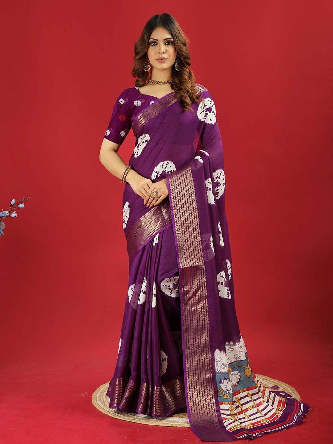 

A.V.M. SILK MILLS Floral Printed Zari Saree, Purple