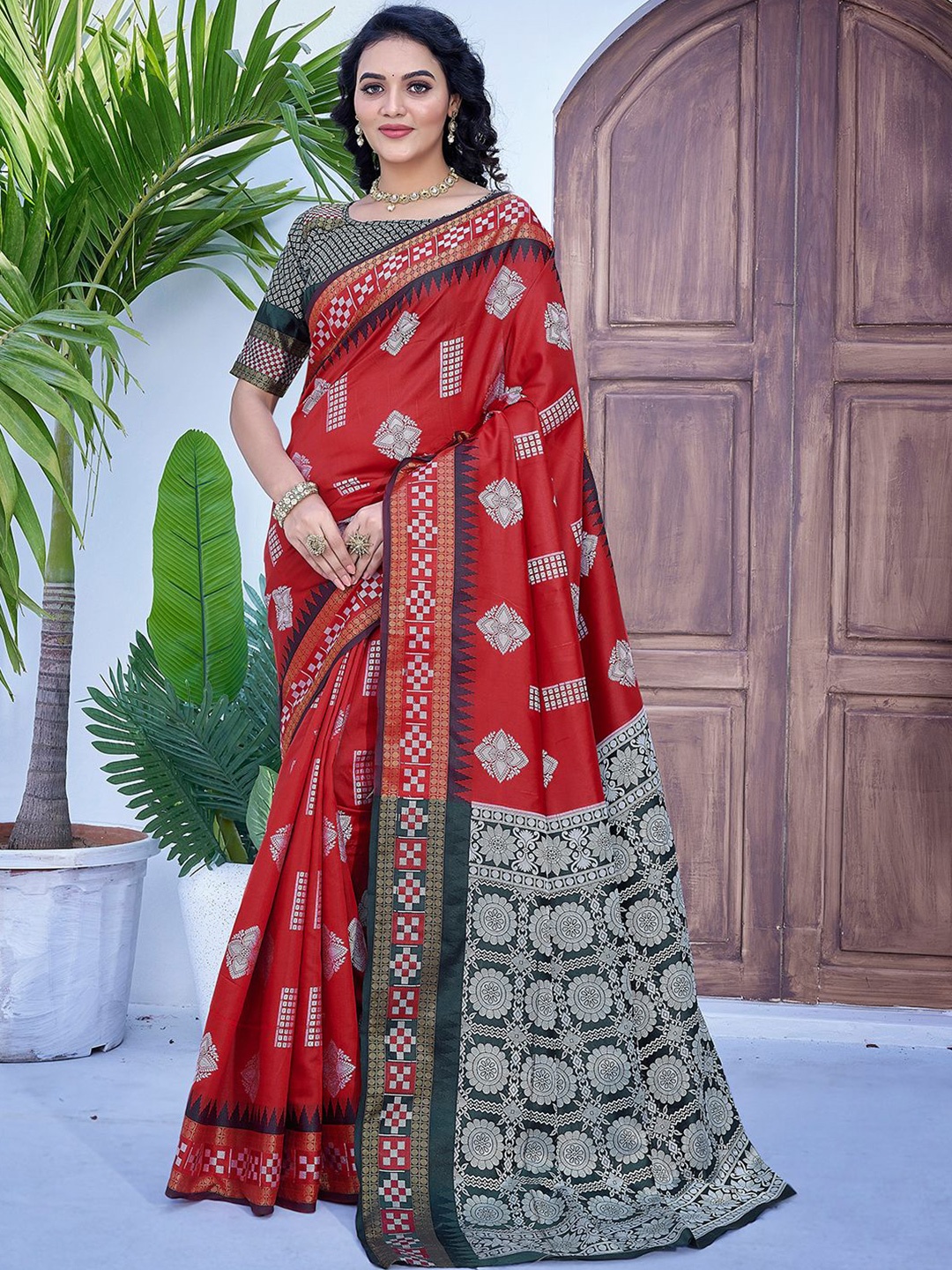 

Mitera Woven Design Zari Banarasi Saree, Red