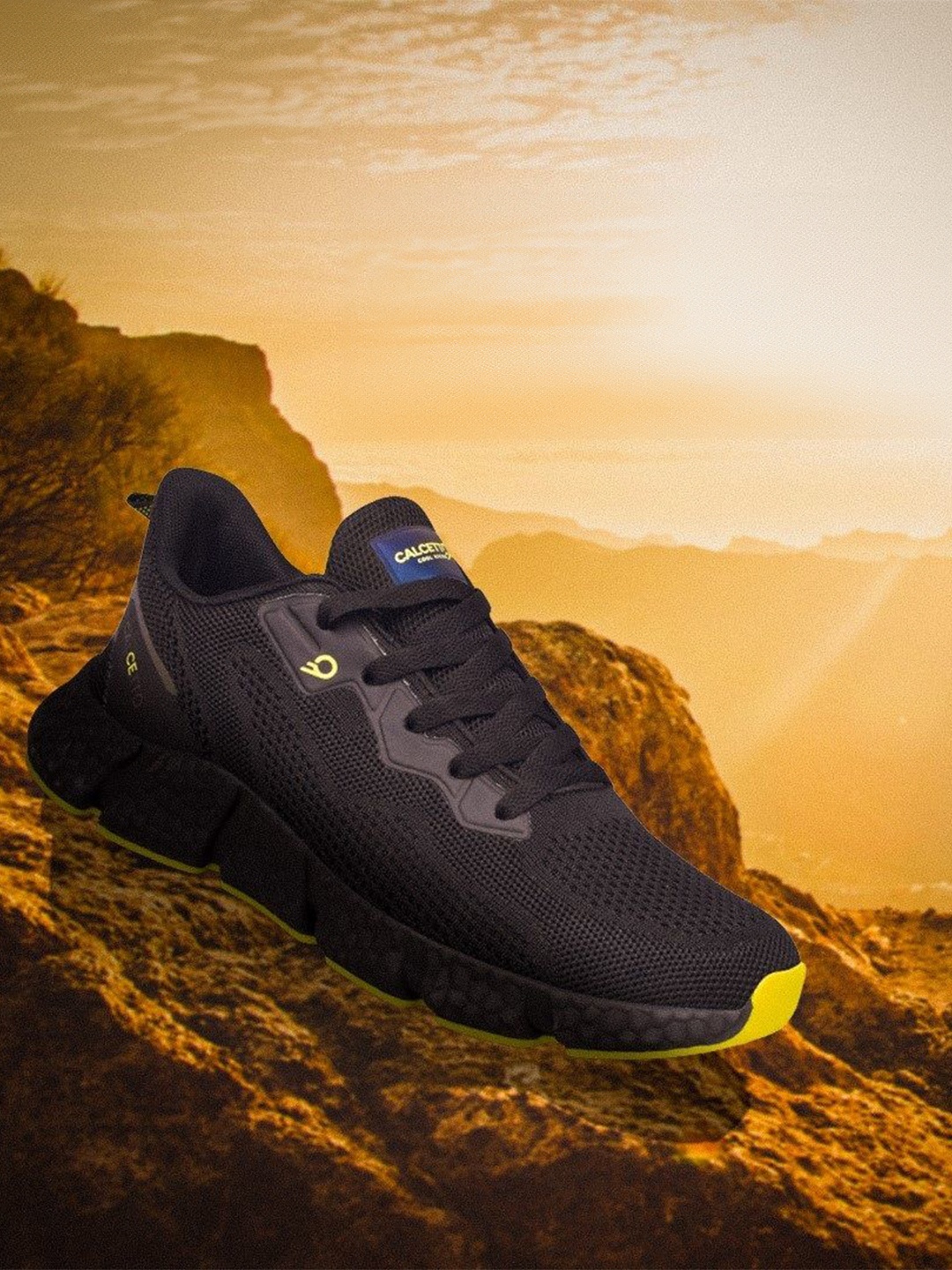 

Calcetto Men CLT-0977 Mesh Running Non-Marking Sports Shoes, Black