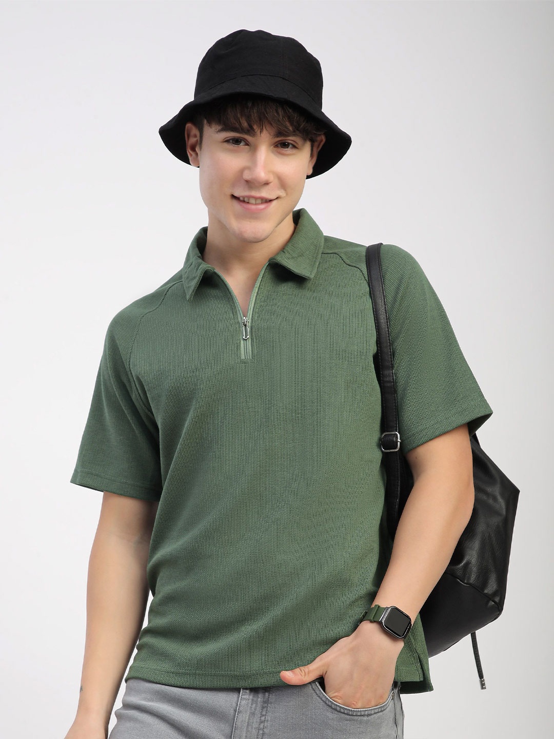 

Beyoung Men Solid Polo Collar Cotton T-shirt, Green