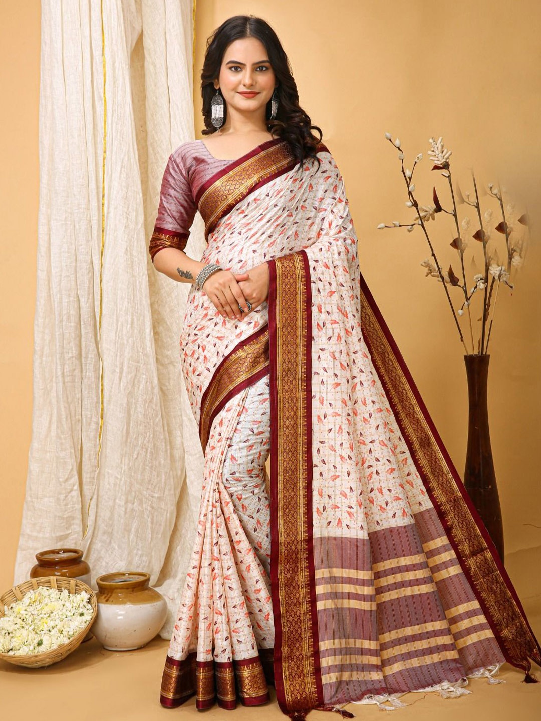 

Kriyansh Checked Zari Saree, Brown