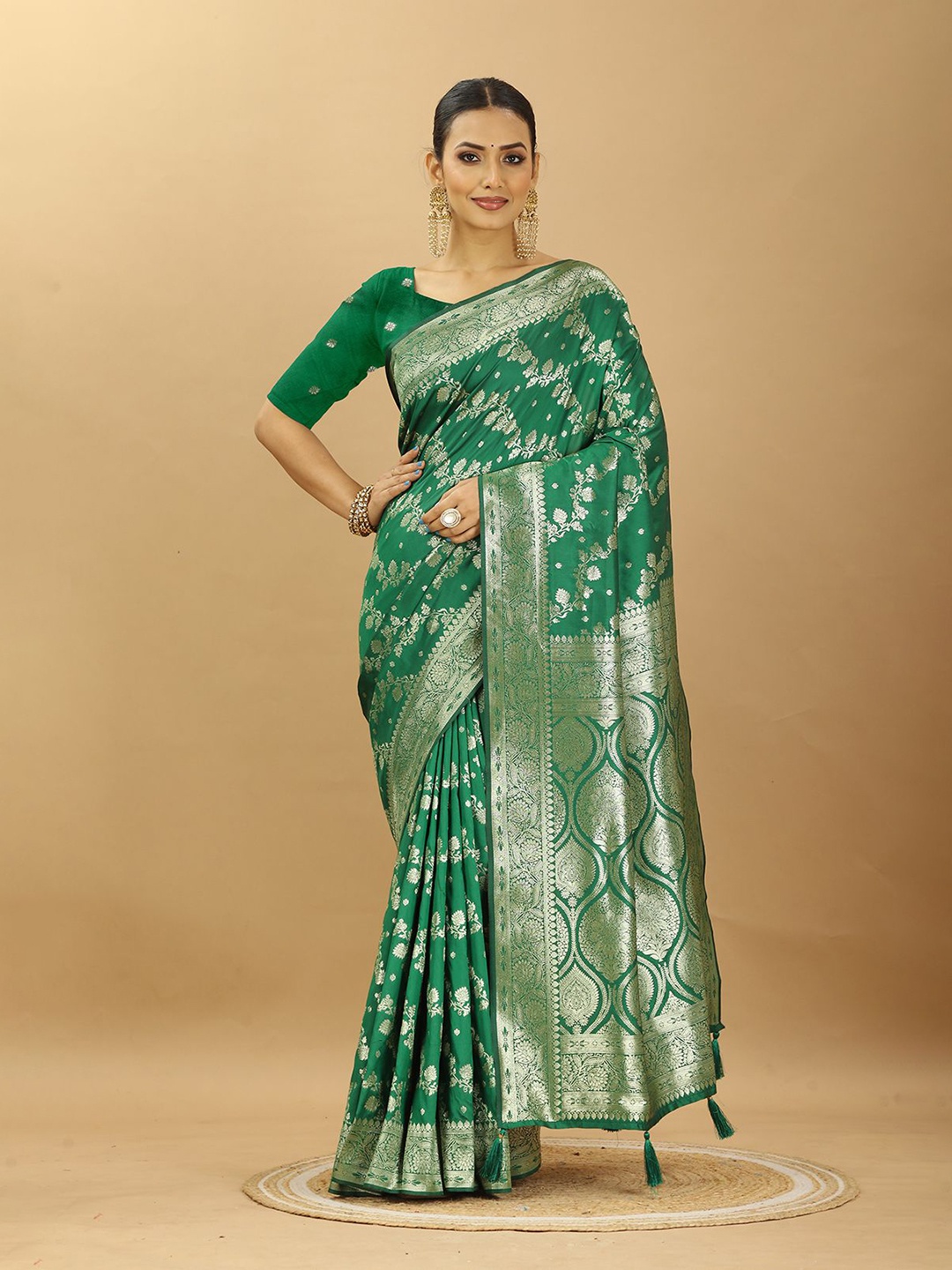 

SWAMI STUDIO Ethnic Motifs Zari Pure Silk Banarasi Saree, Green