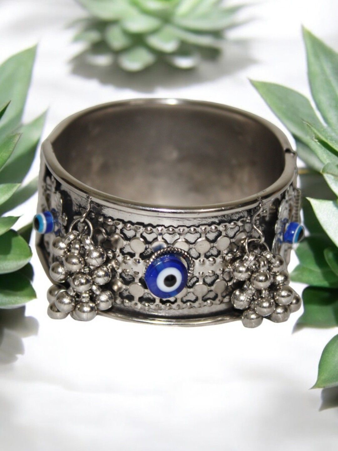 

Jolly Faces Women Wraparound Bracelet, Silver
