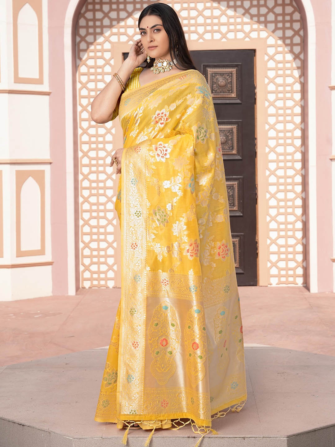 

ALAGINI Ethnic Motifs Zari Banarasi Saree, Yellow