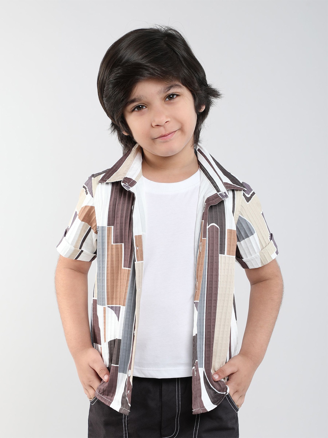 

taffykids Boys Relaxed Fit Spread Collar Geometric Printed Casual Shirt, White