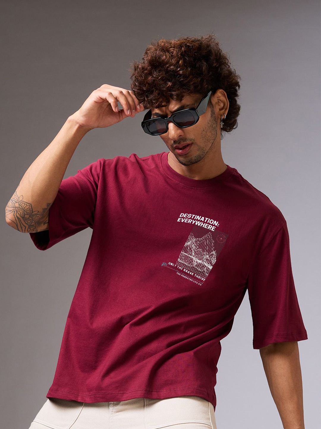 

The Roadster Lifestyle Co Graphic Printed Relaxed-Fit Cotton Tshirt, Maroon