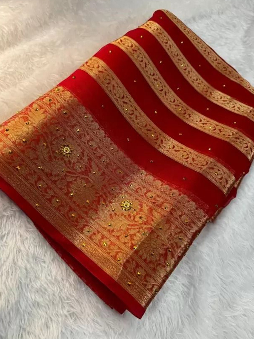 

SAADHVI Woven Design Zari Pure Silk Saree, Red