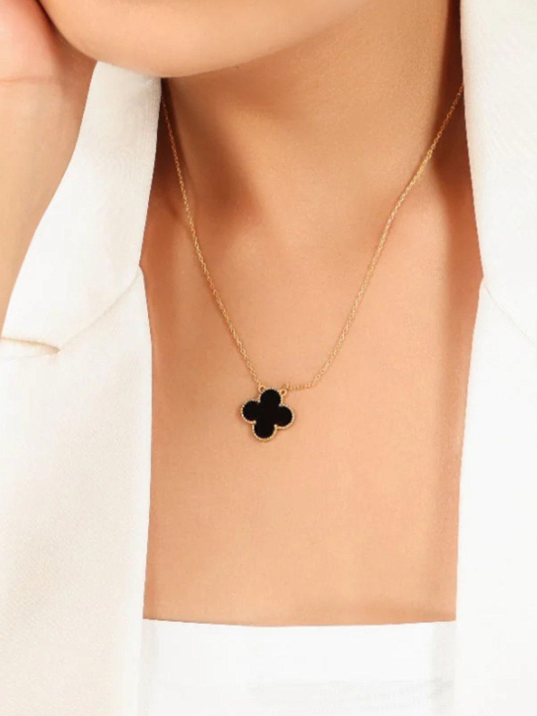 

SUBHAGALANKAR Gold-Plated Clover Pendant Chain