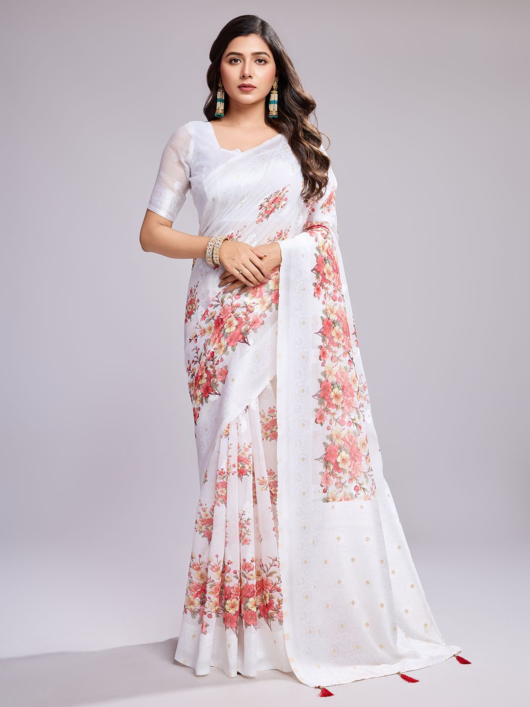 

Melok Floral Zari Linen Blend Saree, White