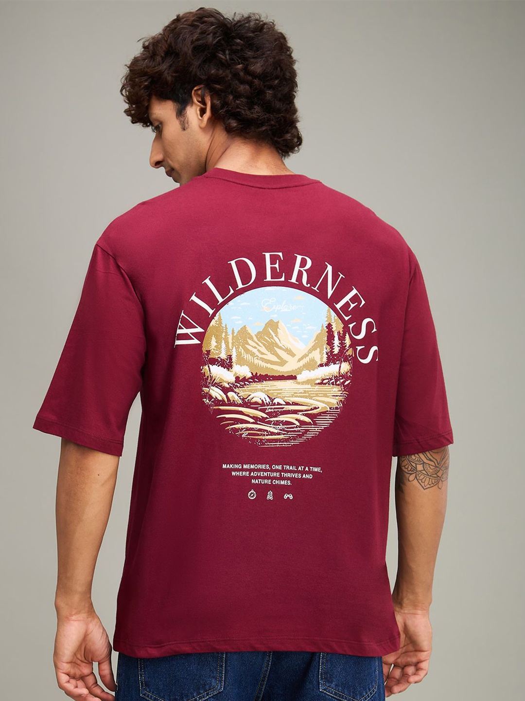 

The Roadster Lifestyle Co Graphic Printed Relaxed-Fit Cotton Tshirts, Maroon