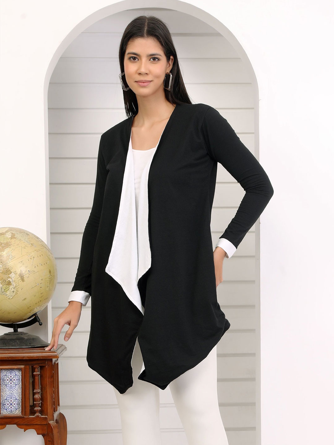 

Texco Women Shrug, Black