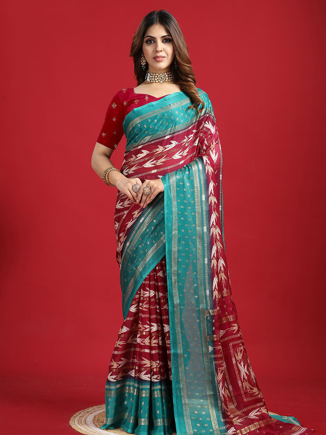 

A.V.M. SILK MILLS Women Ethnic Motifs Saree, Maroon
