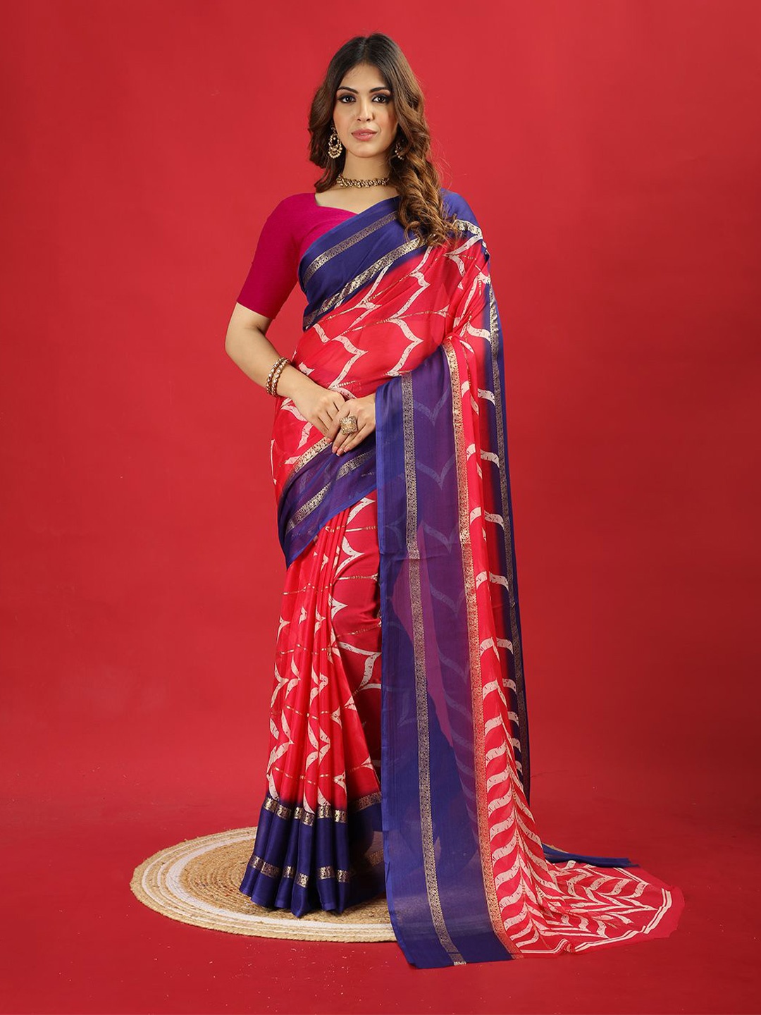 

A.V.M. SILK MILLS Geometric Printed Saree, Red