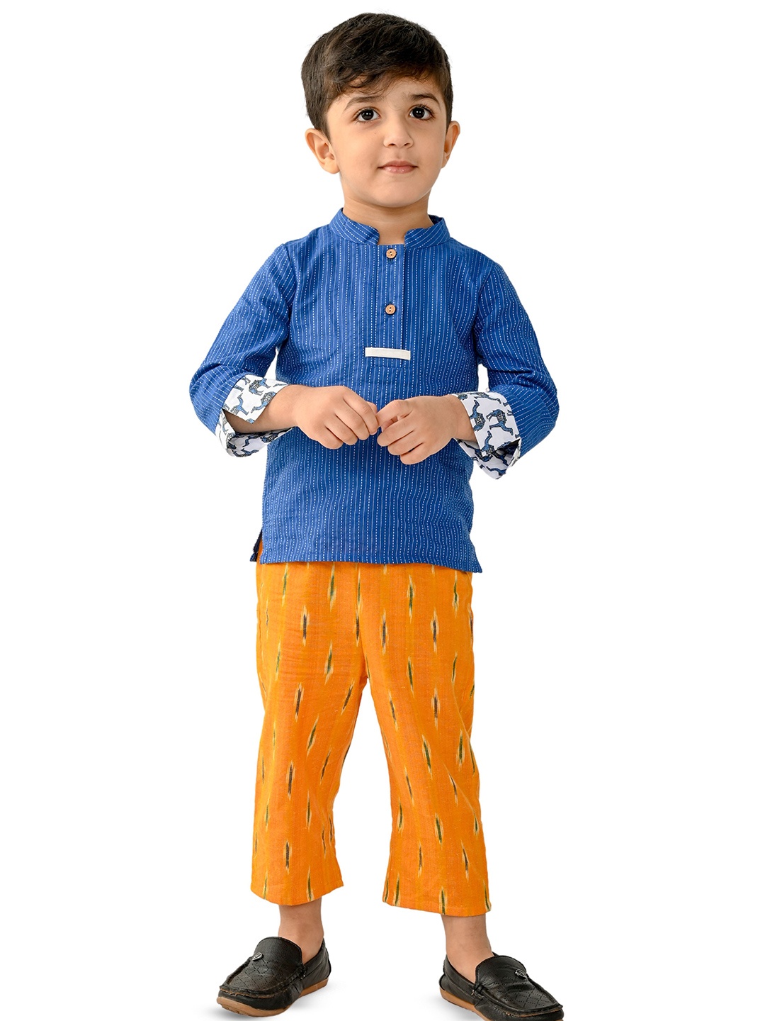 

Tiny Bunnies Boys Printed Mandarin Collar Comfortable Fit Pure Cotton Shirt With Trouser, Blue