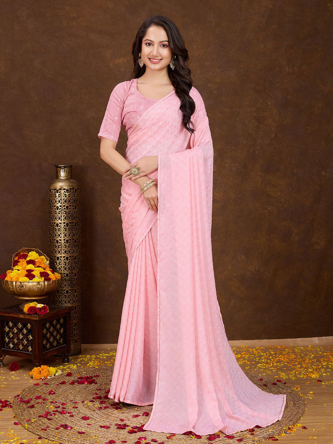 

Mitera Geometric Printed Saree, Pink