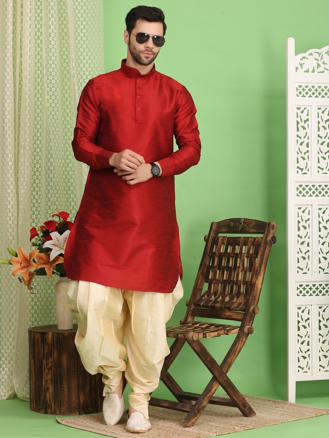 

Larwa Men Regular Dupion Silk Kurta with Salwar, Maroon